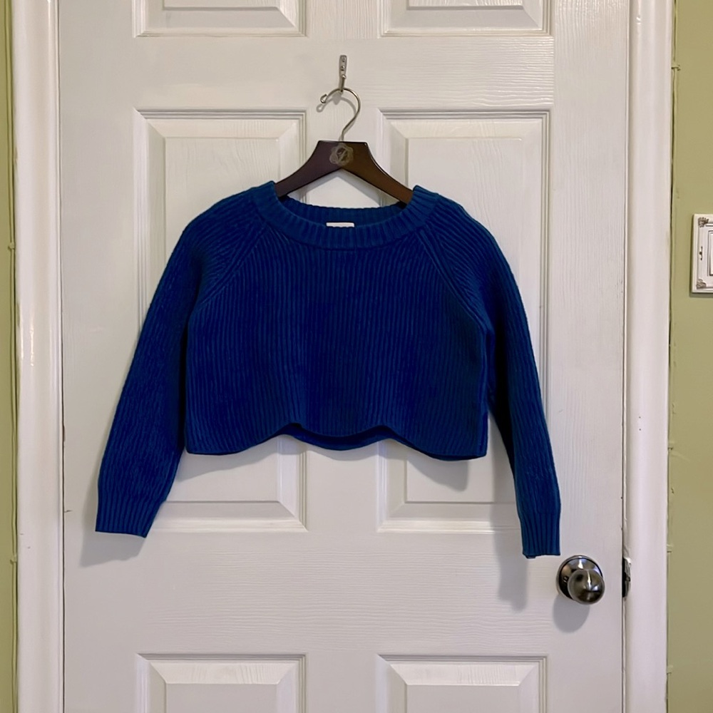Wilfred Sardou merino wool cropped sweater with scalloped hem